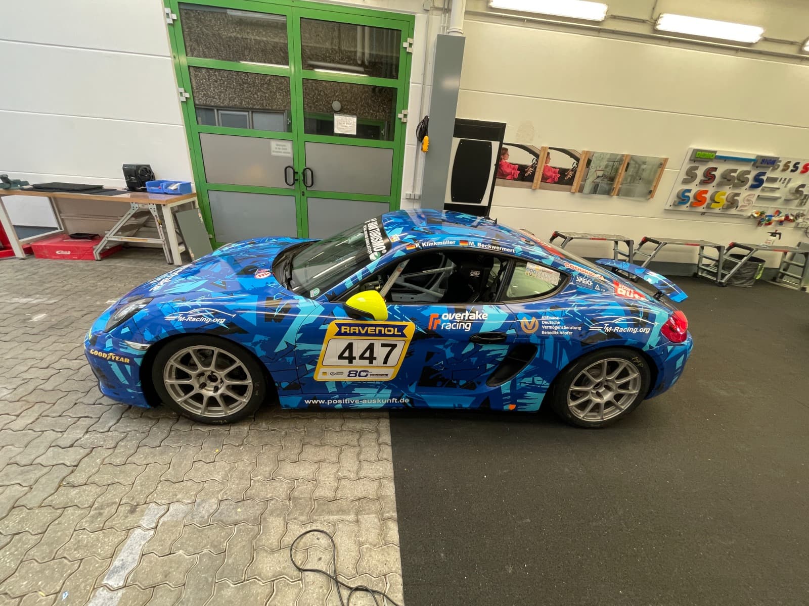 Porsche Cayman V5